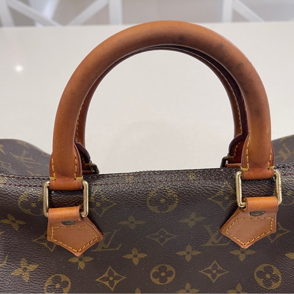 Louis Vuitton Speedy 30 Bag - Picture 11 of 17